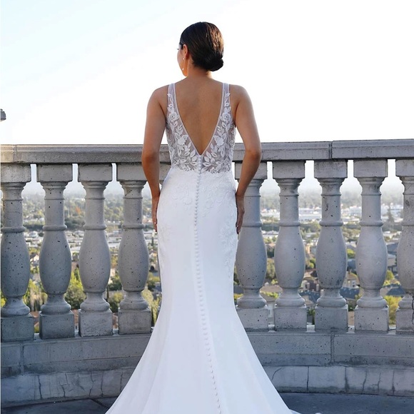 Essense of Australia D3577 wedding gown. Brand new never worn. Decided to elope - Picture 3 of 14